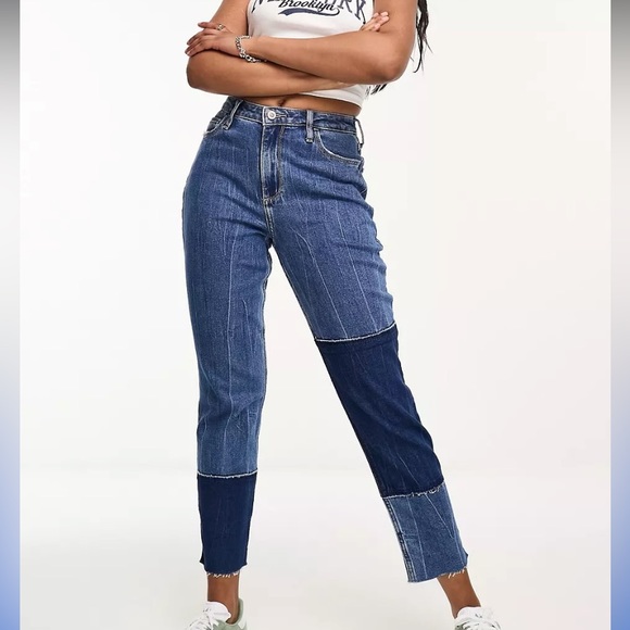 Hollister Curvy High Rise Mom Jeans Blue Size 26 - Picture 3 of 15